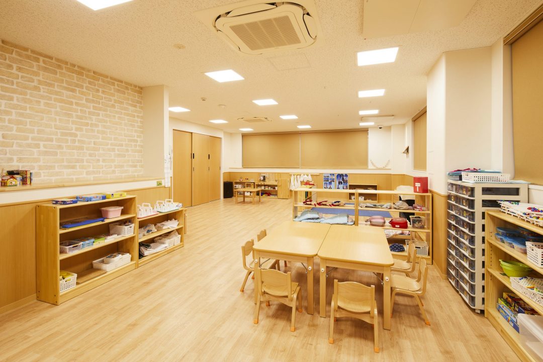 聖和かいせい保育園：10:00～15:00　色温度 4200K