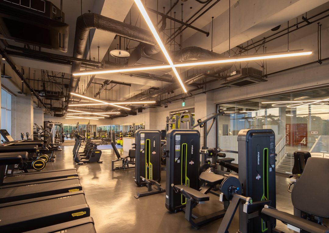 飯塚市総合体育館 トレーニングルーム：色温度3000K