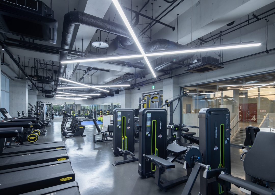 飯塚市総合体育館 トレーニングルーム：色温度5500K