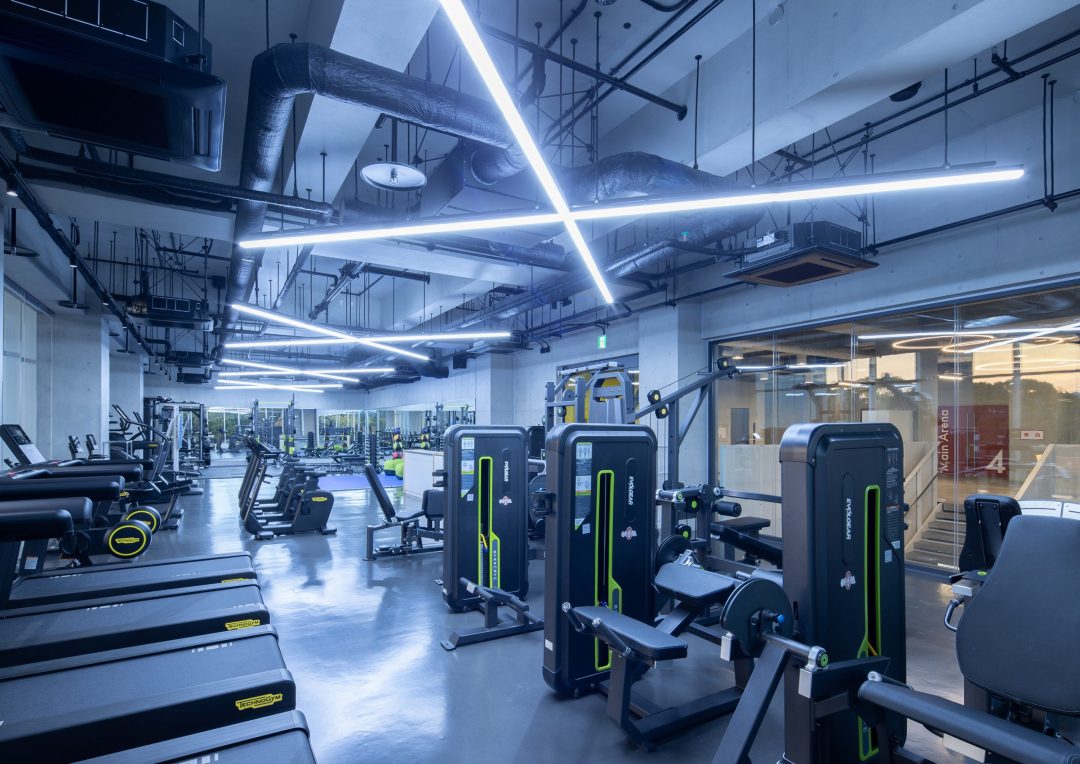 飯塚市総合体育館 トレーニングルーム：色温度12000K