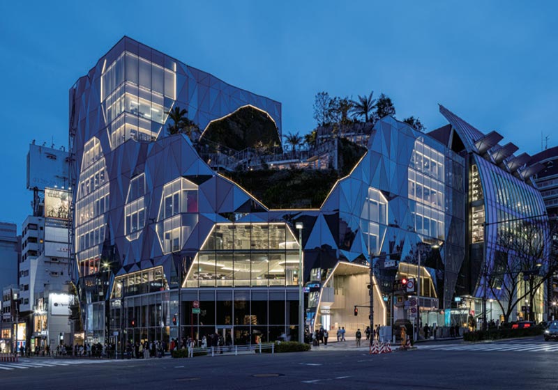 東急プラザ原宿「ハラカド」_外観：夜（撮影：株式会社エスエス中島真吾）